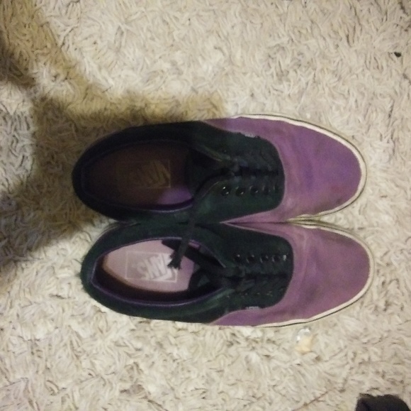 Shoes - Picture 1 of 3